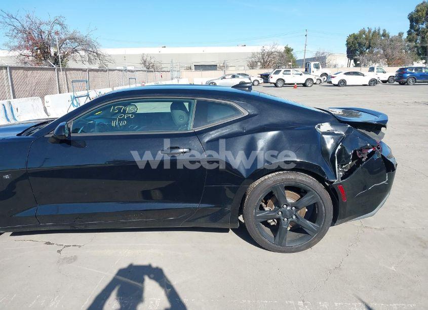 Photo 14 of 2016 Chevrolet Camaro 2LT (VIN 1G1FD1RS8G0136629)