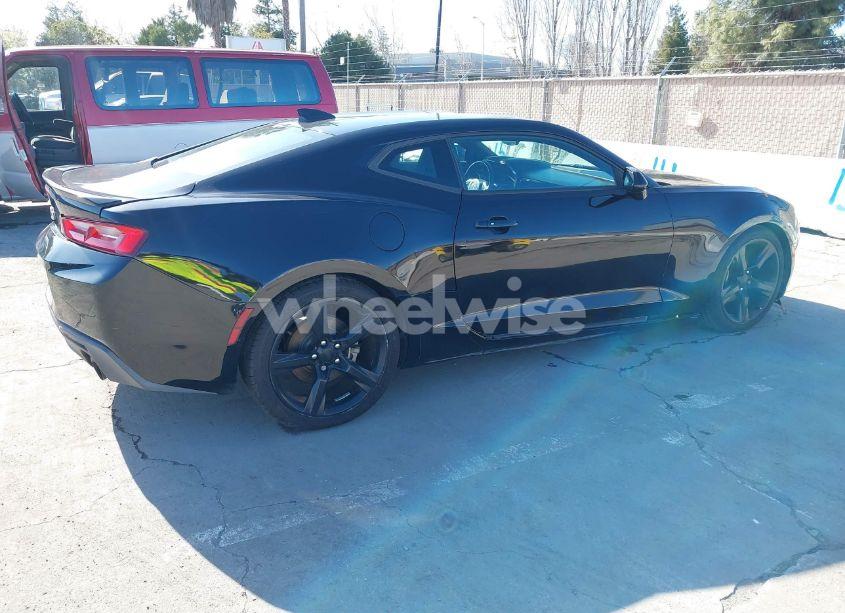 Photo 4 of 2016 Chevrolet Camaro 2LT (VIN 1G1FD1RS8G0136629)