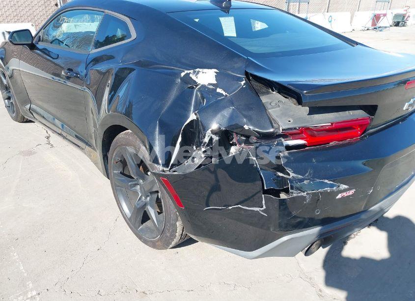 Photo 6 of 2016 Chevrolet Camaro 2LT (VIN 1G1FD1RS8G0136629)