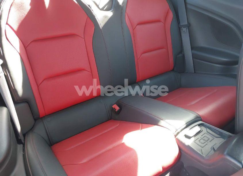 Photo 8 of 2016 Chevrolet Camaro 2LT (VIN 1G1FD1RS8G0136629)