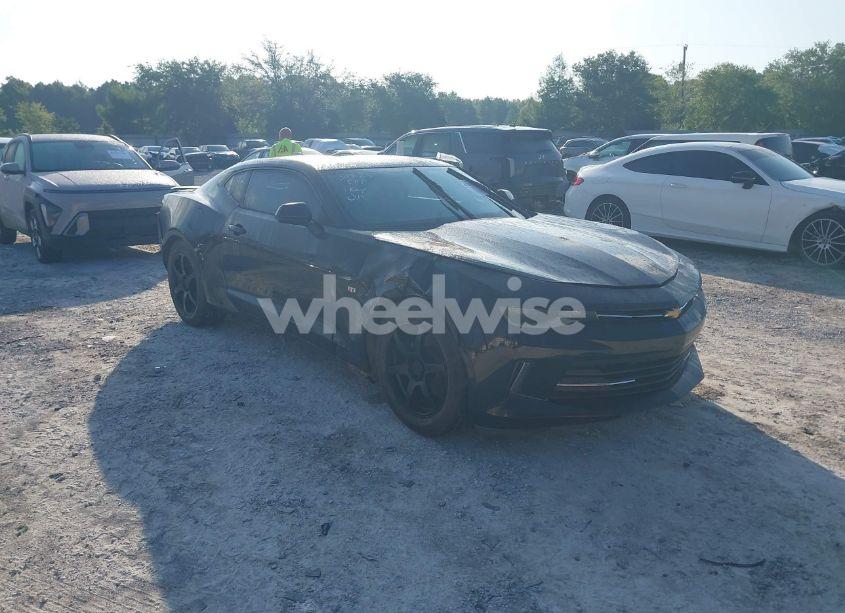 2017 Chevrolet Camaro 2LT (VIN 1G1FD1RS8H0192877) main photo