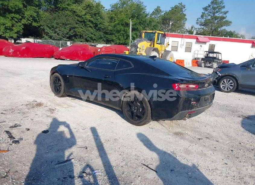 Photo 3 of 2017 Chevrolet Camaro 2LT (VIN 1G1FD1RS8H0192877)