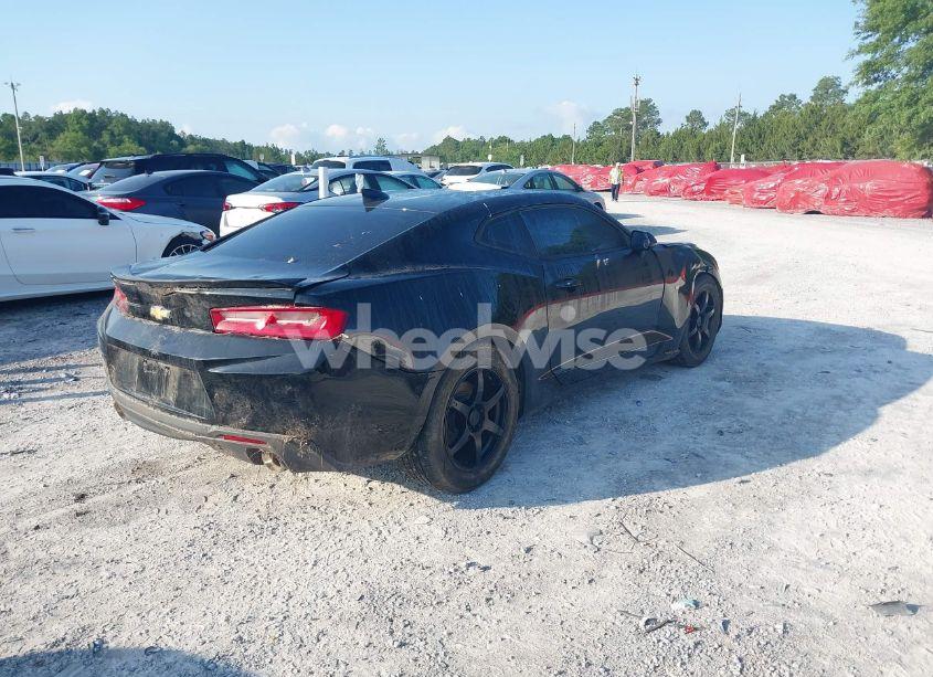 Photo 4 of 2017 Chevrolet Camaro 2LT (VIN 1G1FD1RS8H0192877)