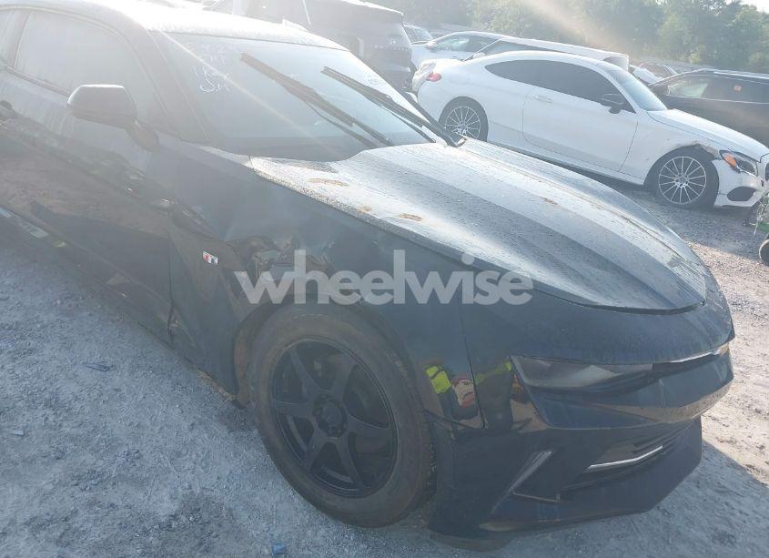 Photo 6 of 2017 Chevrolet Camaro 2LT (VIN 1G1FD1RS8H0192877)