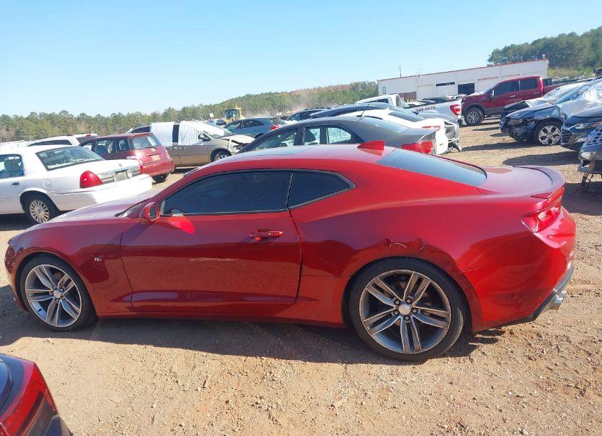 Photo 14 of 2018 Chevrolet Camaro 2LT (VIN 1G1FD1RS8J0127663)