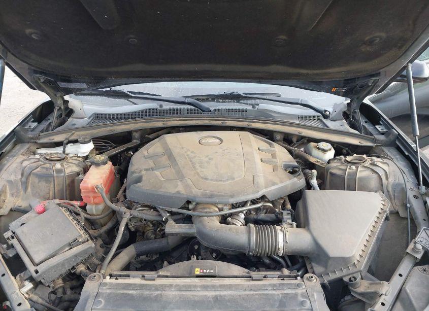 Photo 10 of 2018 Chevrolet Camaro 2LT (VIN 1G1FD1RS8J0143717)