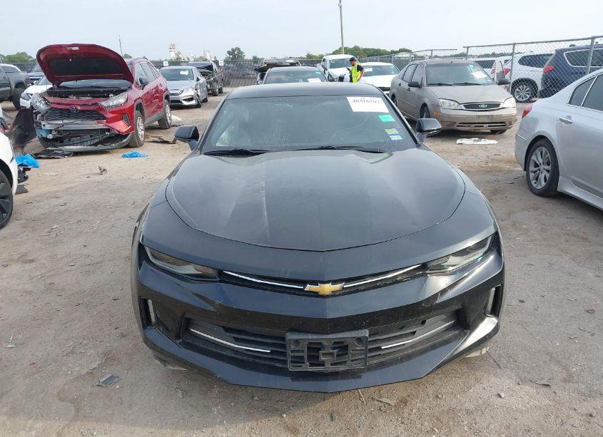 Photo 12 of 2018 Chevrolet Camaro 2LT (VIN 1G1FD1RS8J0143717)