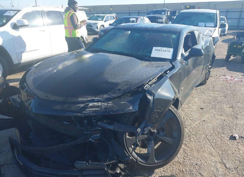 Photo 2 of 2016 Chevrolet Camaro 2LT (VIN 1G1FD1RS9G0120309)