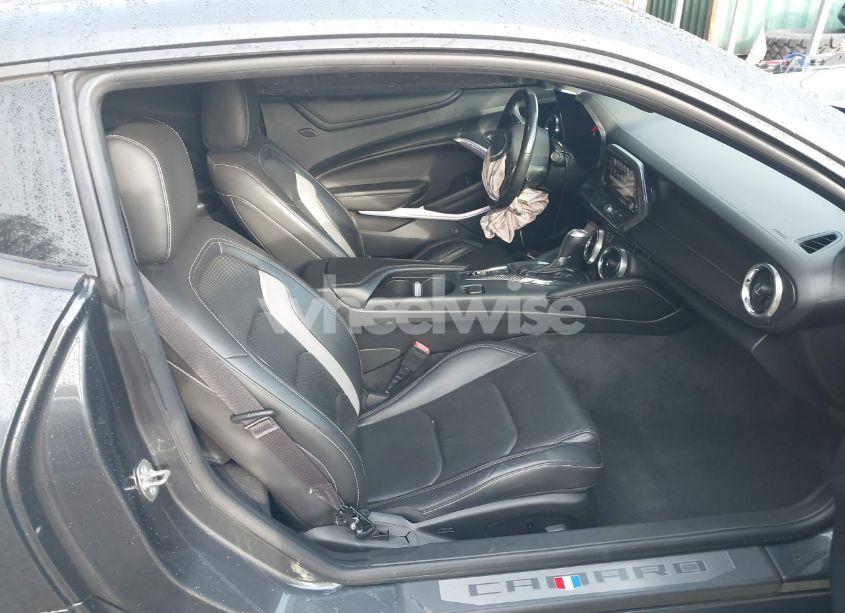 Photo 5 of 2016 Chevrolet Camaro 2LT (VIN 1G1FD1RS9G0143279)