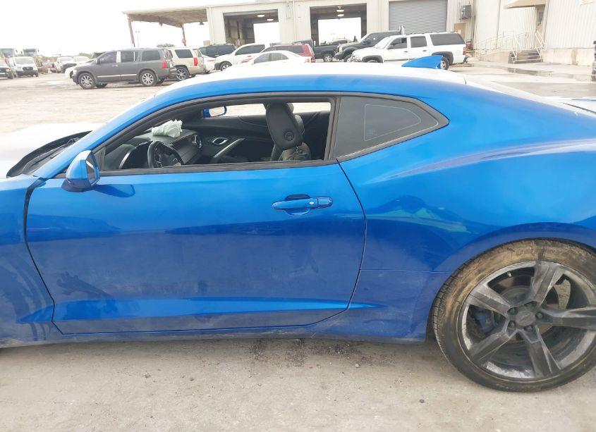 Photo 15 of 2017 Chevrolet Camaro 2LT (VIN 1G1FD1RS9H0126080)