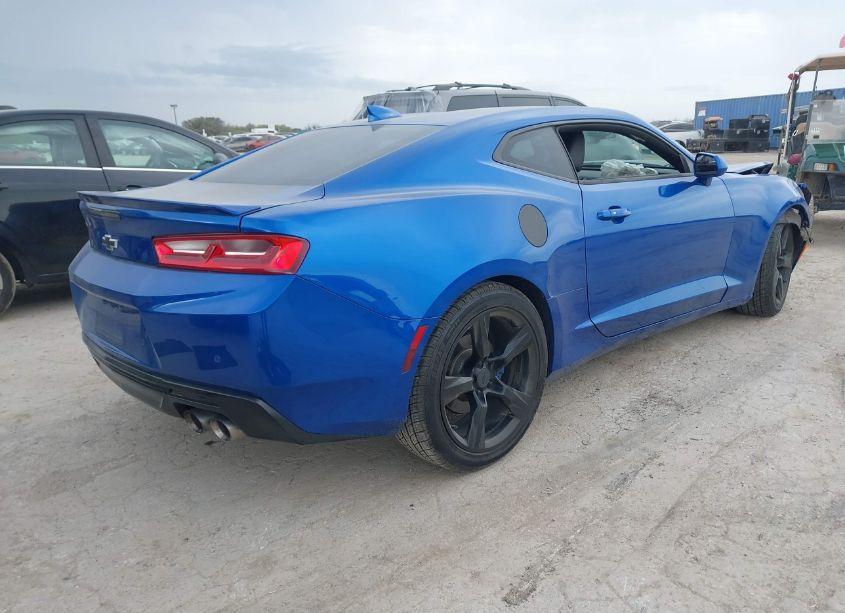 Photo 4 of 2017 Chevrolet Camaro 2LT (VIN 1G1FD1RS9H0126080)