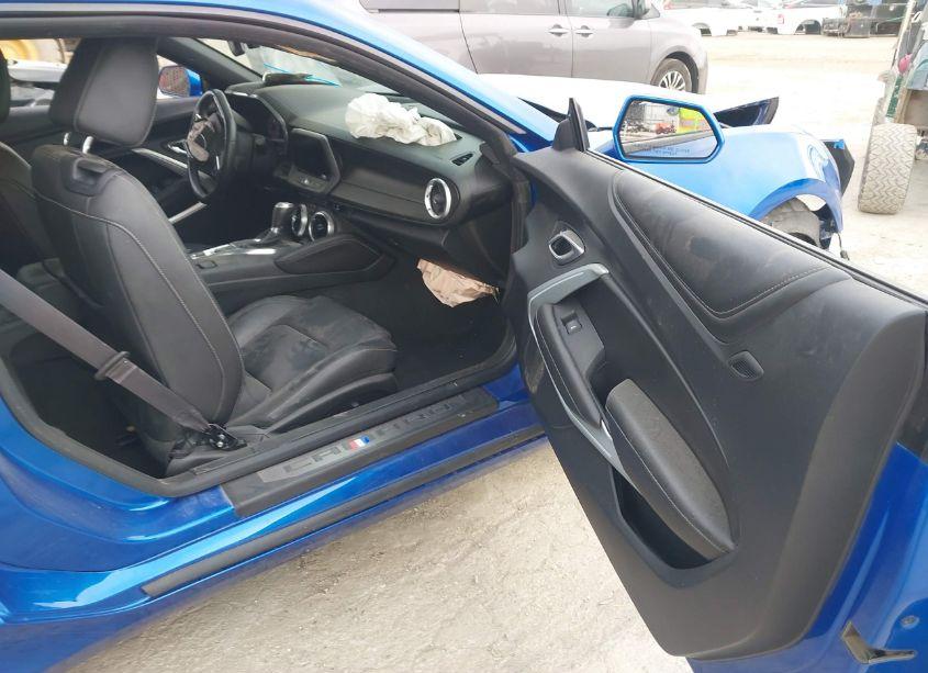 Photo 5 of 2017 Chevrolet Camaro 2LT (VIN 1G1FD1RS9H0126080)