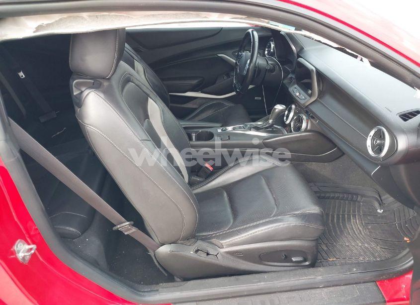 Photo 5 of 2017 Chevrolet Camaro 2LT (VIN 1G1FD1RS9H0171021)