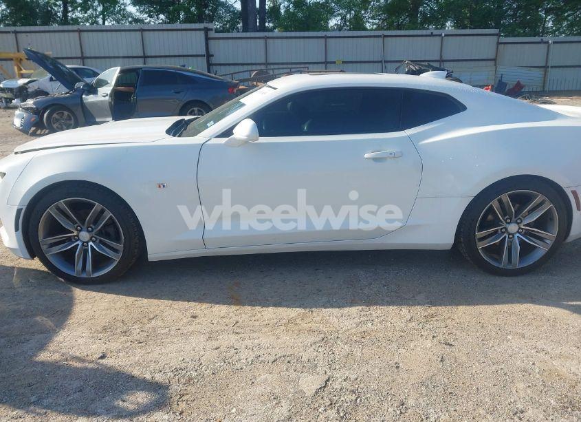 Photo 14 of 2016 Chevrolet Camaro 2LT (VIN 1G1FD1RSXG0139127)