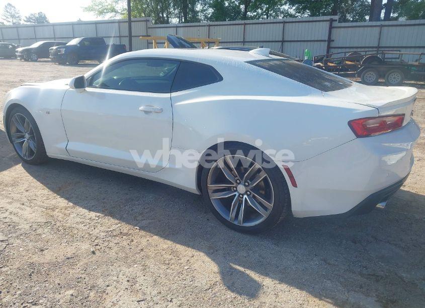 Photo 3 of 2016 Chevrolet Camaro 2LT (VIN 1G1FD1RSXG0139127)