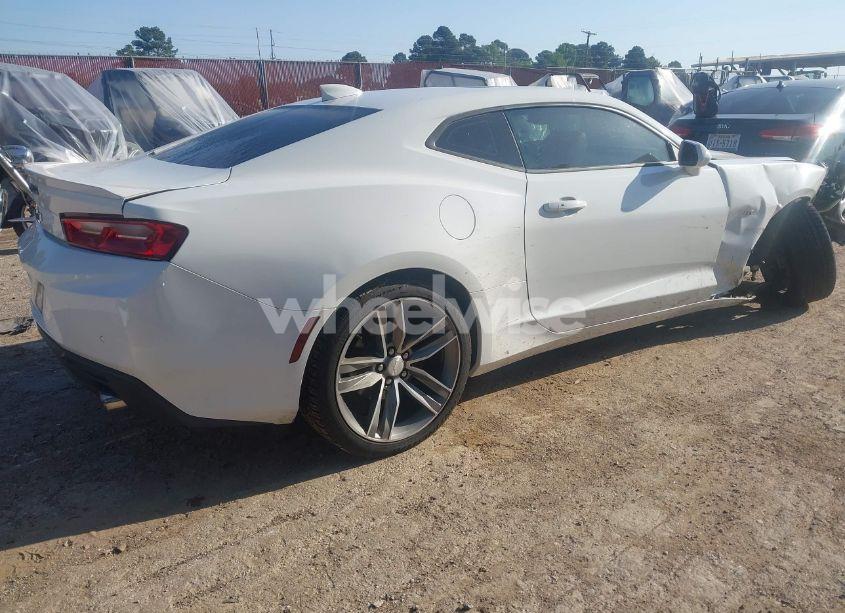 Photo 4 of 2016 Chevrolet Camaro 2LT (VIN 1G1FD1RSXG0139127)