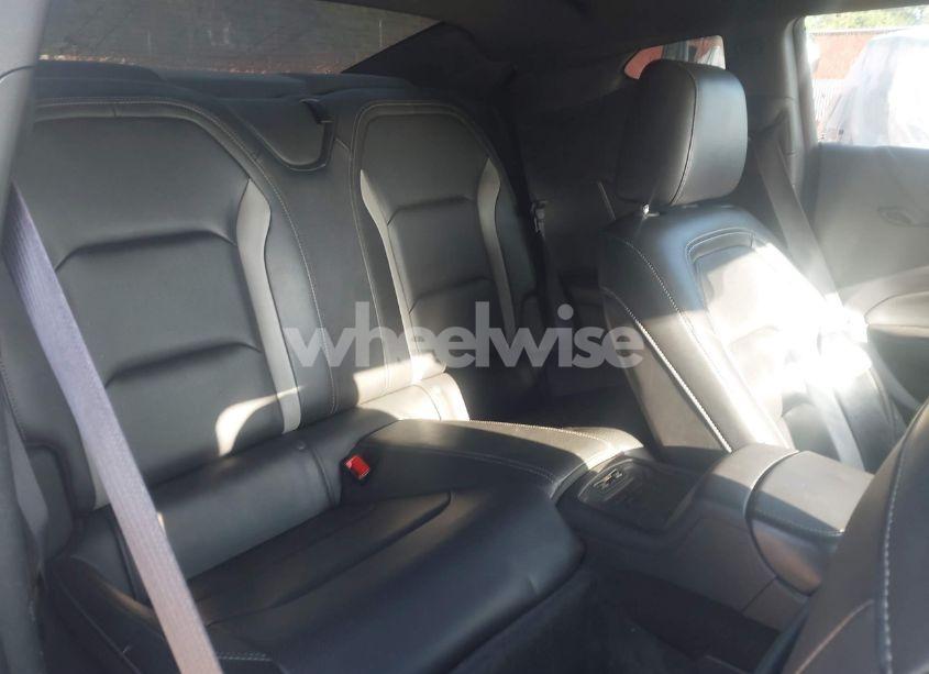 Photo 8 of 2016 Chevrolet Camaro 2LT (VIN 1G1FD1RSXG0139127)