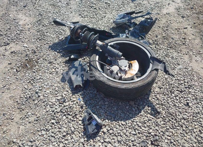 Photo 12 of 2017 Chevrolet Camaro 2LT (VIN 1G1FD1RSXH0141137)