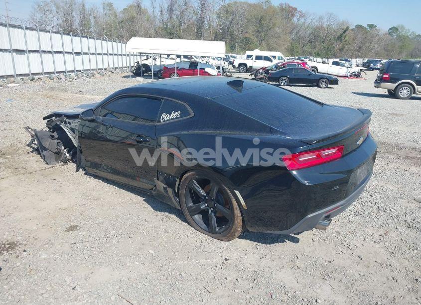 Photo 3 of 2017 Chevrolet Camaro 2LT (VIN 1G1FD1RSXH0141137)