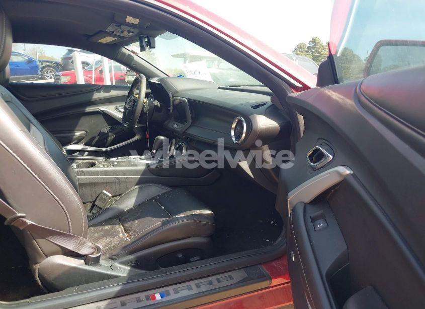 Photo 5 of 2017 Chevrolet Camaro 2LT (VIN 1G1FD1RSXH0168452)