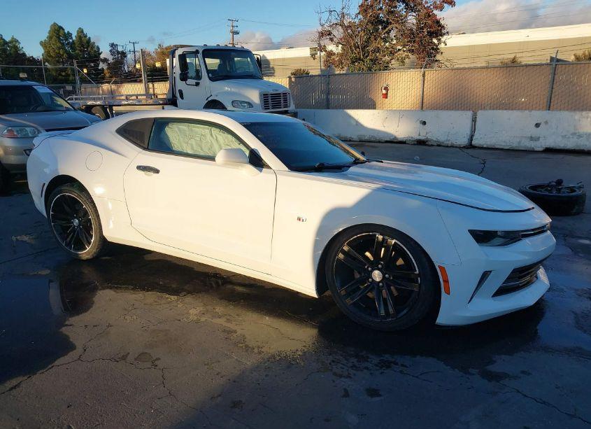 2017 Chevrolet Camaro 2LT (VIN 1G1FD1RSXH0214572) main photo