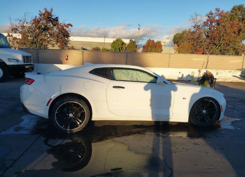 Photo 14 of 2017 Chevrolet Camaro 2LT (VIN 1G1FD1RSXH0214572)