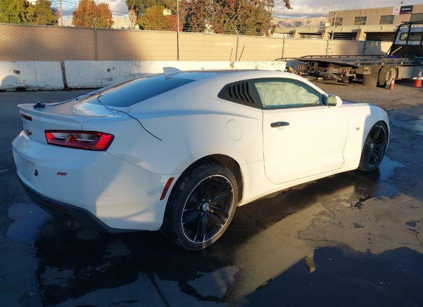 Photo 4 of 2017 Chevrolet Camaro 2LT (VIN 1G1FD1RSXH0214572)
