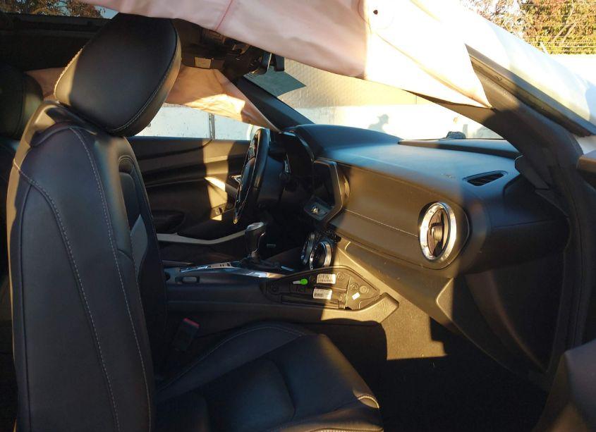 Photo 5 of 2017 Chevrolet Camaro 2LT (VIN 1G1FD1RSXH0214572)