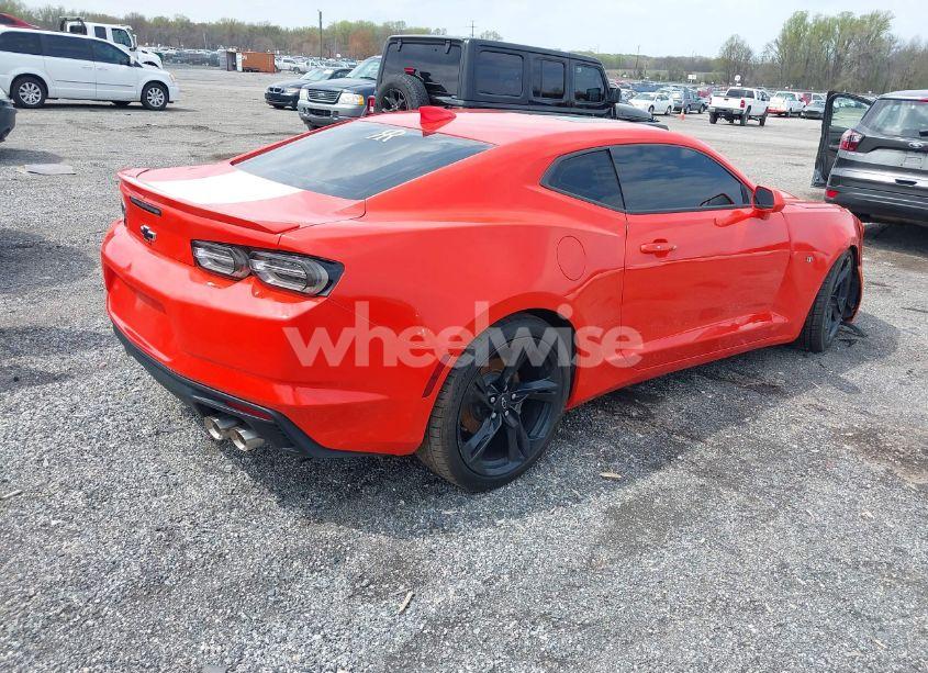 Photo 4 of 2021 Chevrolet Camaro RWD 2LT (VIN 1G1FD1RSXM0131203)