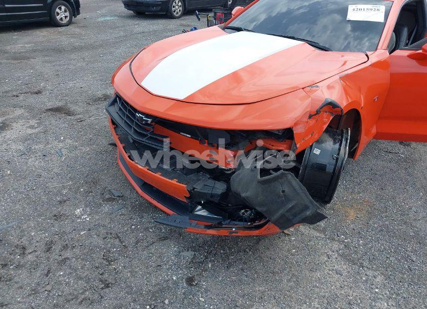 Photo 6 of 2021 Chevrolet Camaro RWD 2LT (VIN 1G1FD1RSXM0131203)