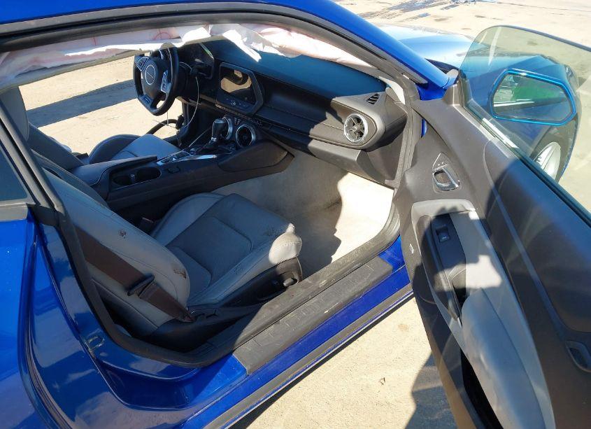 Photo 5 of 2017 Chevrolet Camaro 2LT (VIN 1G1FD1RX2H0146618)