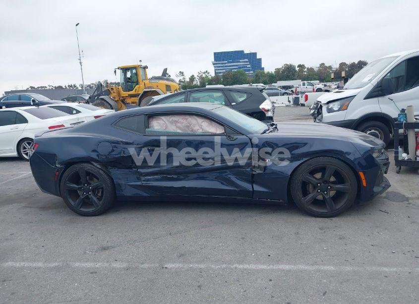 Photo 13 of 2016 Chevrolet Camaro 2LT (VIN 1G1FD1RXXG0162676)
