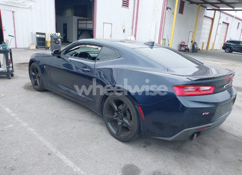 Photo 3 of 2016 Chevrolet Camaro 2LT (VIN 1G1FD1RXXG0162676)