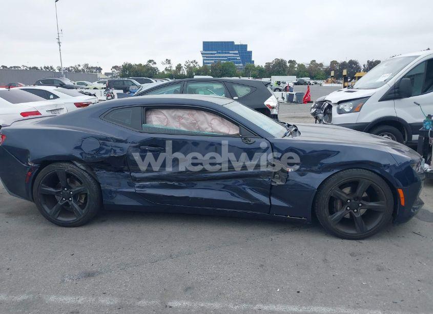 Photo 6 of 2016 Chevrolet Camaro 2LT (VIN 1G1FD1RXXG0162676)