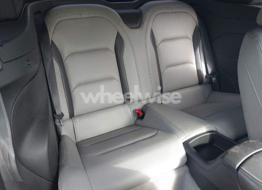 Photo 8 of 2019 Chevrolet Camaro 2LT (VIN 1G1FD3DS5K0156848)