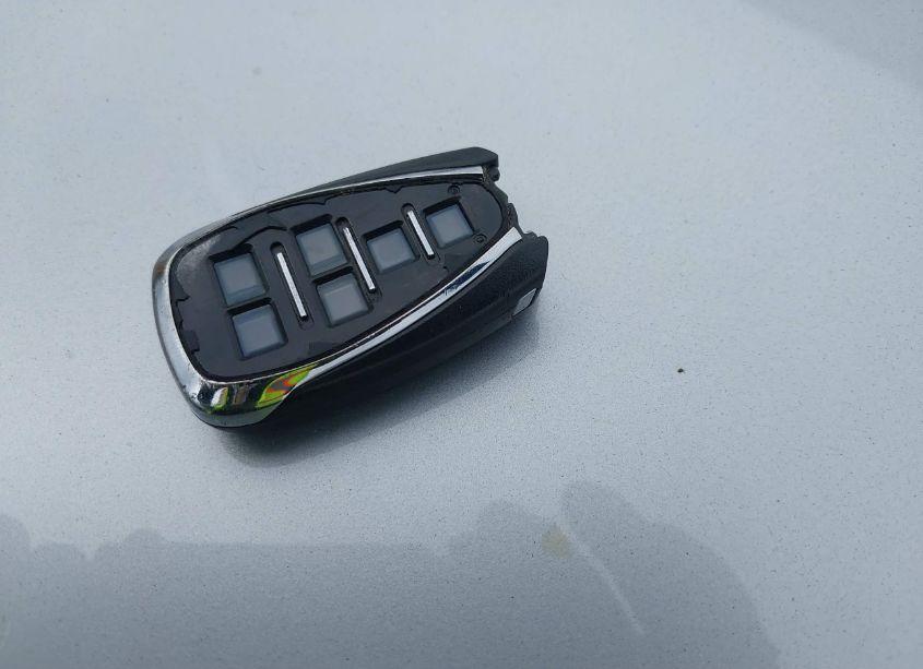 Photo 11 of 2016 Chevrolet Camaro 2LT (VIN 1G1FD3DS8G0171710)