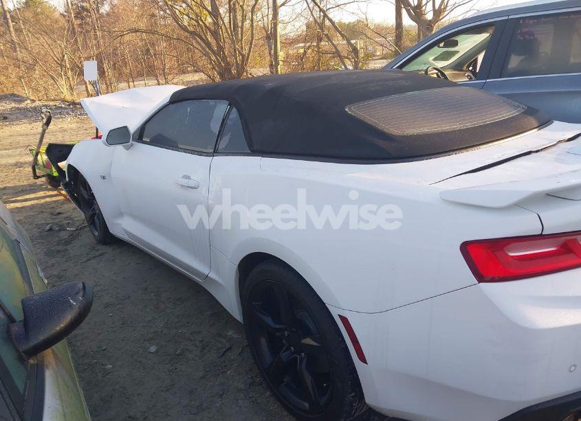 Photo 13 of 2017 Chevrolet Camaro 2LT (VIN 1G1FD3DSXH0108349)