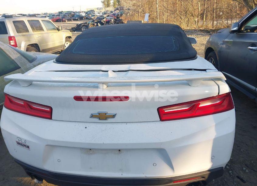 Photo 15 of 2017 Chevrolet Camaro 2LT (VIN 1G1FD3DSXH0108349)