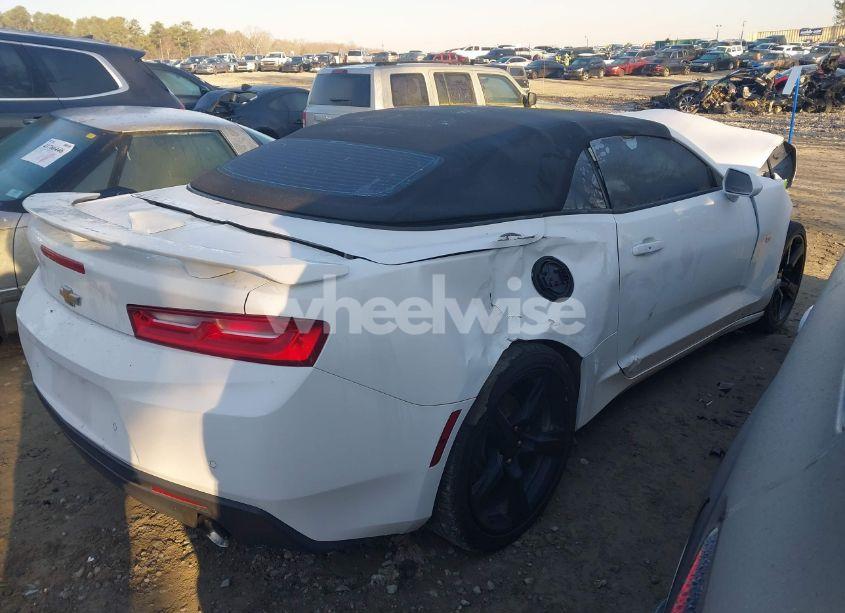 Photo 4 of 2017 Chevrolet Camaro 2LT (VIN 1G1FD3DSXH0108349)