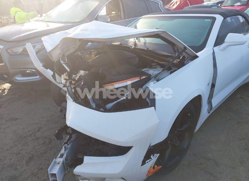 Photo 6 of 2017 Chevrolet Camaro 2LT (VIN 1G1FD3DSXH0108349)