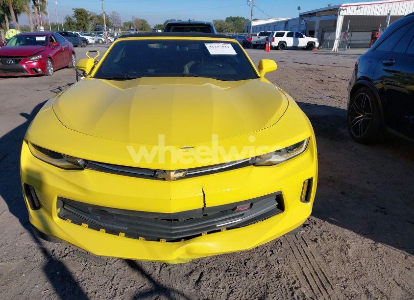 Photo 12 of 2017 Chevrolet Camaro 2LT (VIN 1G1FD3DX4H0133193)