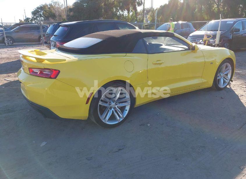 Photo 4 of 2017 Chevrolet Camaro 2LT (VIN 1G1FD3DX4H0133193)