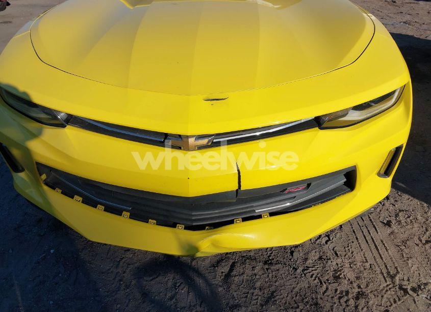 Photo 6 of 2017 Chevrolet Camaro 2LT (VIN 1G1FD3DX4H0133193)