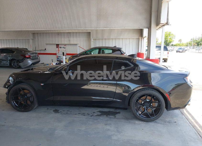 Photo 14 of 2016 Chevrolet Camaro 1SS (VIN 1G1FE1R71G0160084)