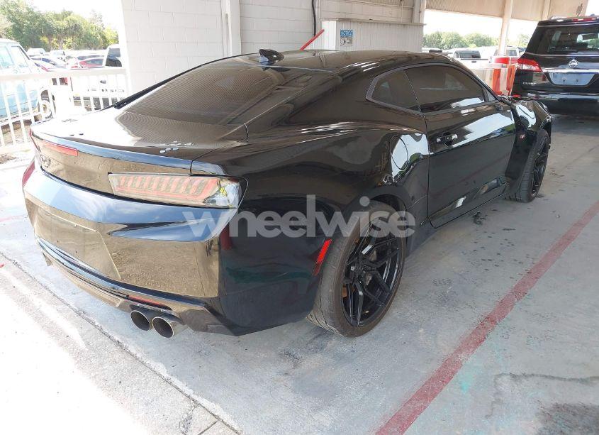 Photo 4 of 2016 Chevrolet Camaro 1SS (VIN 1G1FE1R71G0160084)