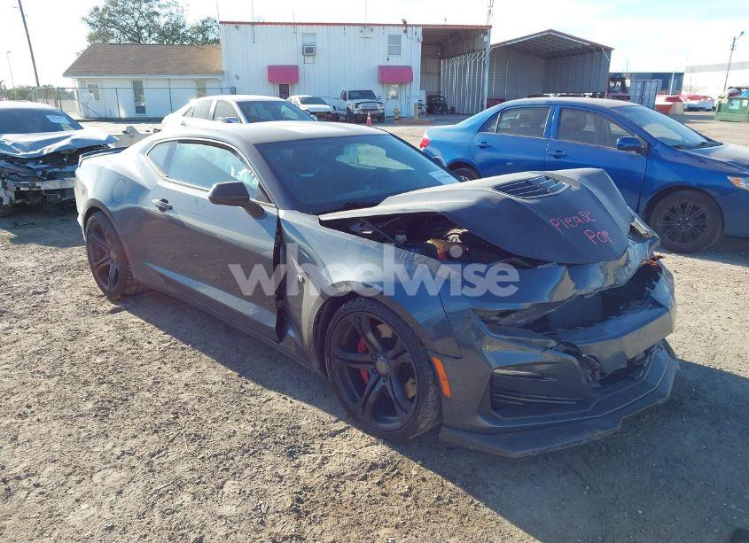 2020 Chevrolet Camaro RWD 1SS (VIN 1G1FE1R72L0144079) main photo