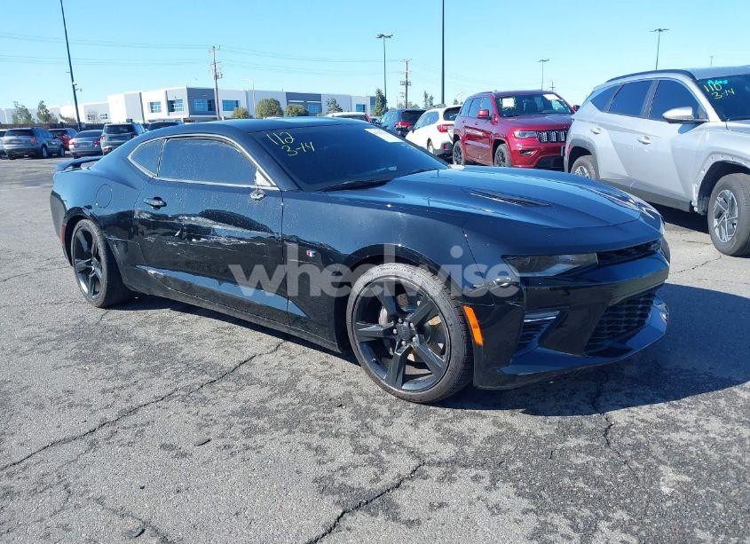 2017 Chevrolet Camaro 1SS (VIN 1G1FE1R73H0213143) main photo