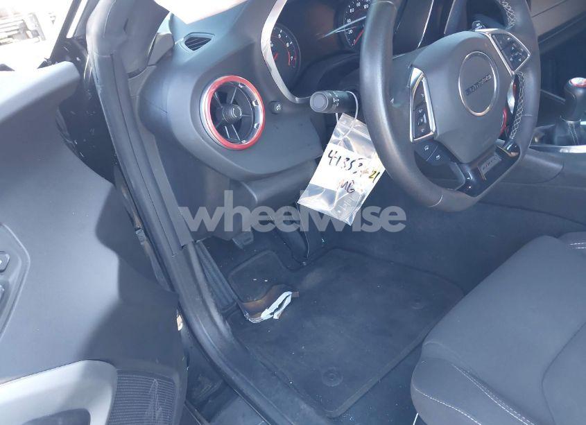 Photo 18 of 2017 Chevrolet Camaro 1SS (VIN 1G1FE1R73H0213143)