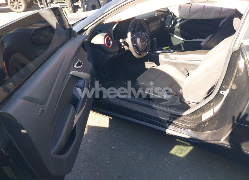 Photo 5 of 2017 Chevrolet Camaro 1SS (VIN 1G1FE1R73H0213143)