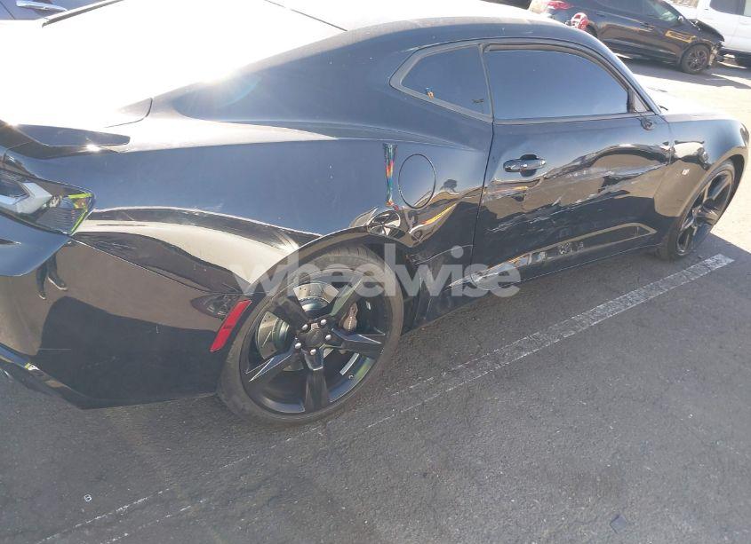 Photo 6 of 2017 Chevrolet Camaro 1SS (VIN 1G1FE1R73H0213143)